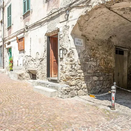 Frullo - Cozy And Authentic Two Bedrooms In Old Town كامبوروسو
