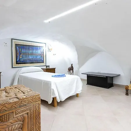 Frullo - Cozy And Authentic Two Bedrooms In Old Town كامبوروسو
