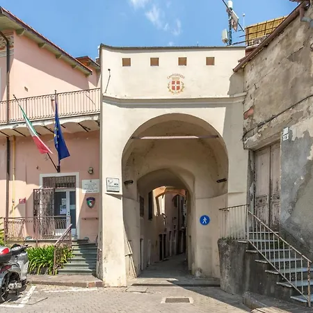 Frullo - Cozy And Authentic Two Bedrooms In Old Town شقة